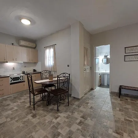 Paesino شقة كيونيا